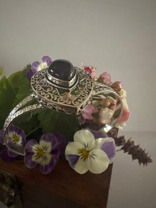 The Artemis Amethyst Cuff