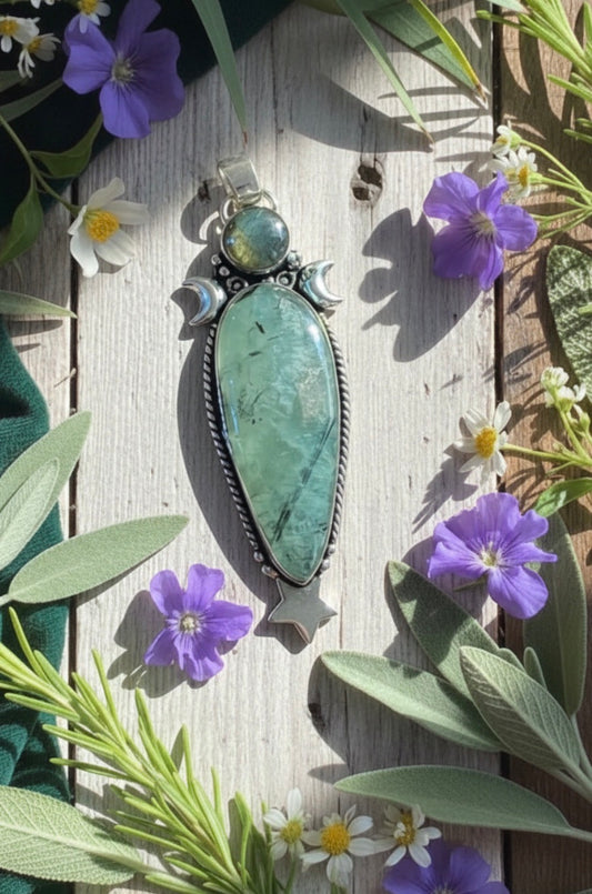 The Star weaver Vision Pendant